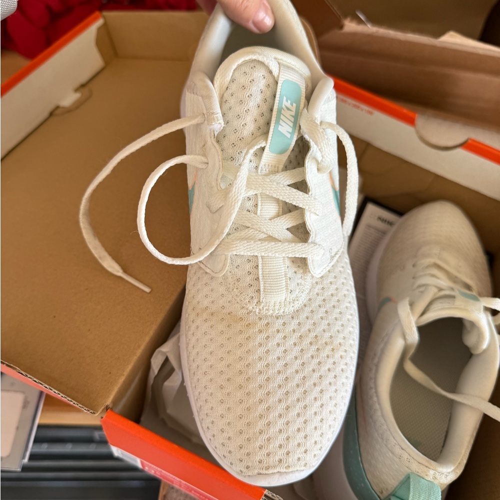 Nike Women's size 6.5 golf shoe - worn once!
